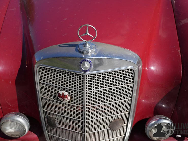 run-#145---1960-mercedes-220-se-convertible-image-10