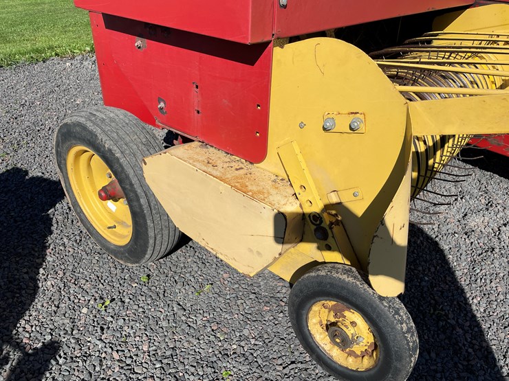 1990-new-holland-570-image-15