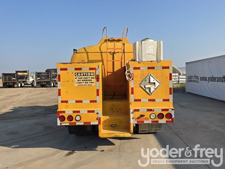 2008-peterbilt-335-image-105