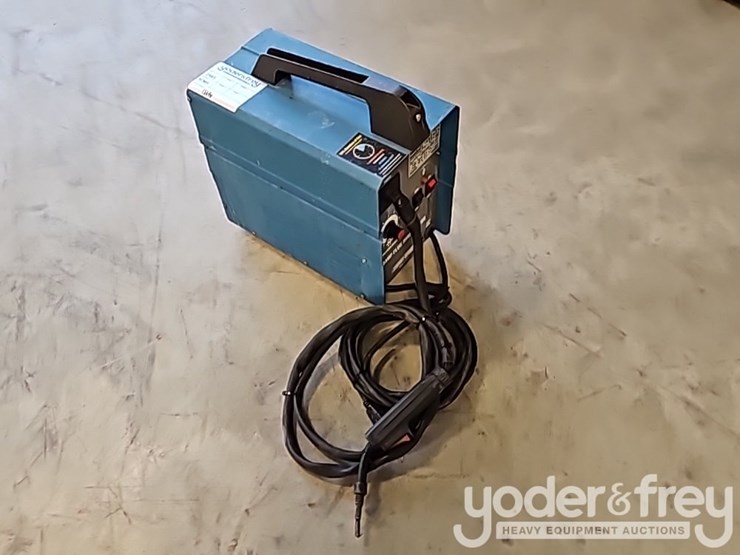 chicago-electric-90-amp-flux-wire-welder,-120v-60hz,-welding-systems-sku-44567-mig-welder-image-7
