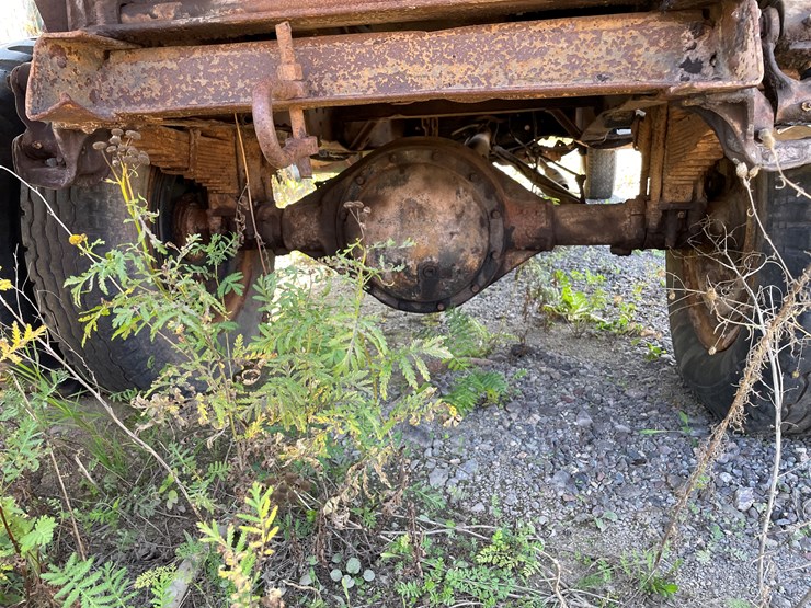#426-•-vintage-ford-1-1/2-ton-single-axle-dump-truck-(no-title)-(houghton,-mi)-image-28