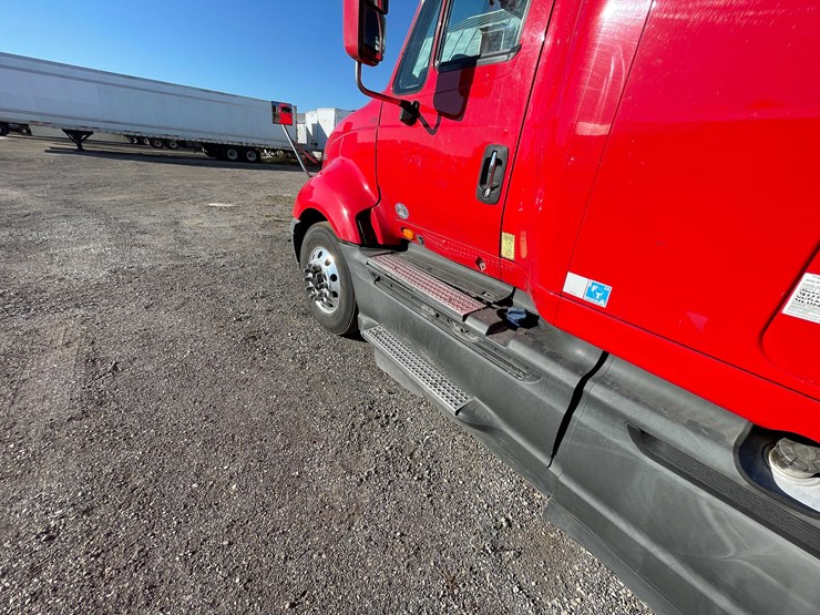 #402-•-2016-international-semi-tractor-(has-wi-title)-(denmark,-wi)-image-56