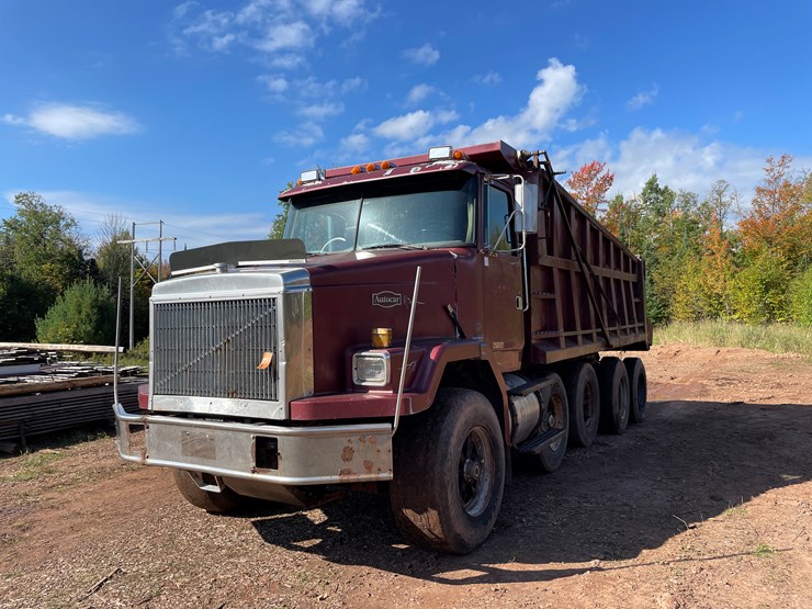 #412-•-1988-white-gmc/autocar-quad-axle-dump-truck-(title-in-delay)-(wakefield,-mi)-image-1