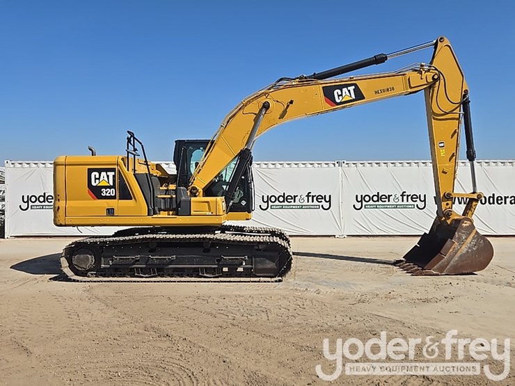 2018-caterpillar-320-image-6