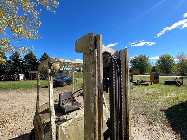#312-•-hyster-gasoline-forklift-(oconto,-wi)-image-18