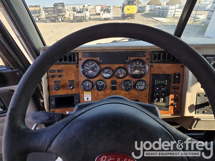 2008-peterbilt-335-image-167
