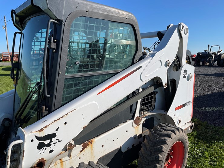 2015-bobcat-s570-image-12