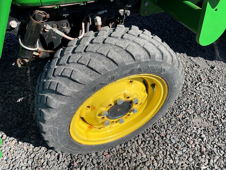 2019-john-deere-2038r-image-12