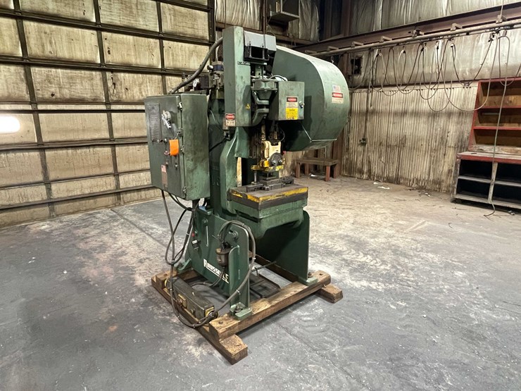 #6882-•-rousselle-punch-press-(kaukauna,-wi)-image-1