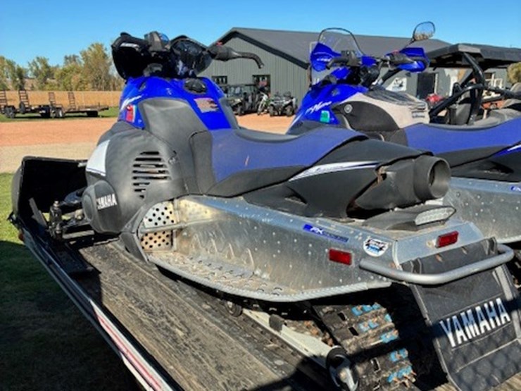 #710-•-2009-yamaha-nytro-snowmobile,-2009-yamaha-nytro-snowmobile,-and-leland-trailer-(has-wi-title)-(clintonville,-wi)-image-2
