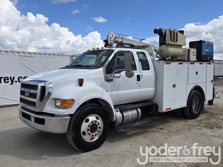 2013-ford-f750-image-2