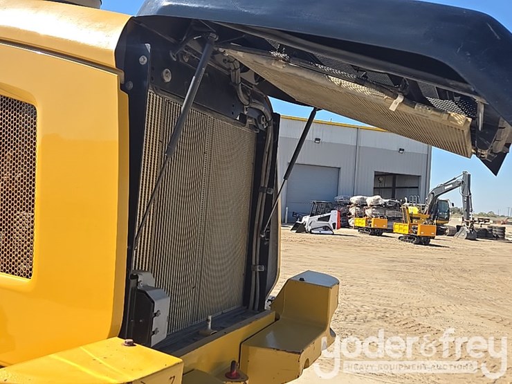 2020-caterpillar-930-image-25