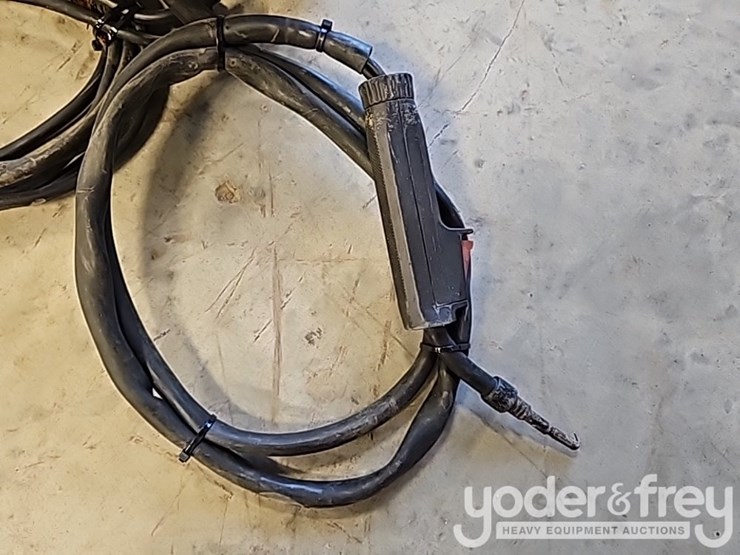 chicago-electric-90-amp-flux-wire-welder,-120v-60hz,-welding-systems-sku-44567-mig-welder-image-12