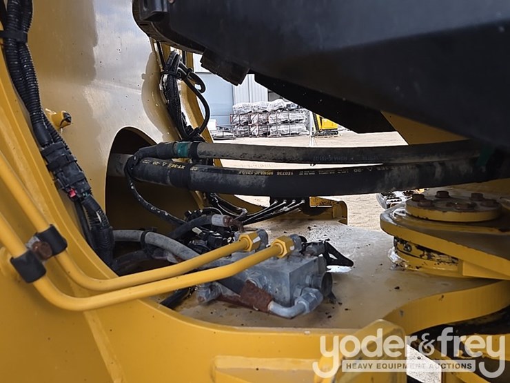 2019-caterpillar-930-image-21