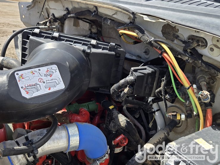2013-ford-f750-image-39