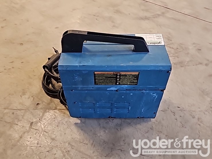 chicago-electric-90-amp-flux-wire-welder,-120v-60hz,-welding-systems-sku-44567-mig-welder-image-2