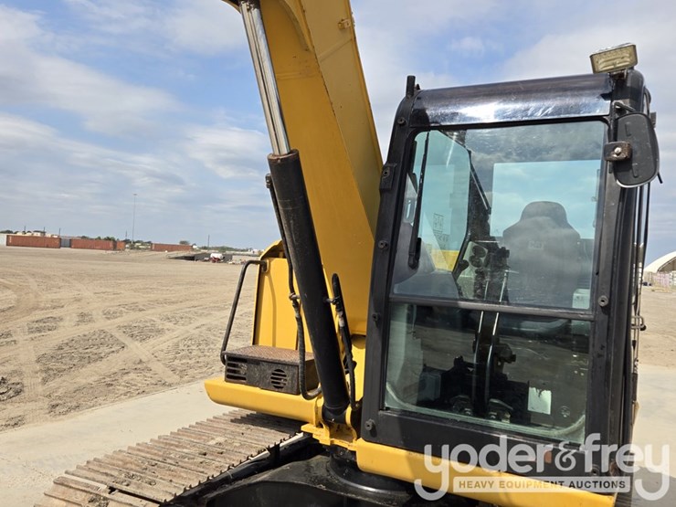 2014-caterpillar-307e2-image-17