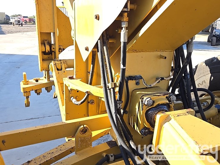 2016-caterpillar-140m3-image-18