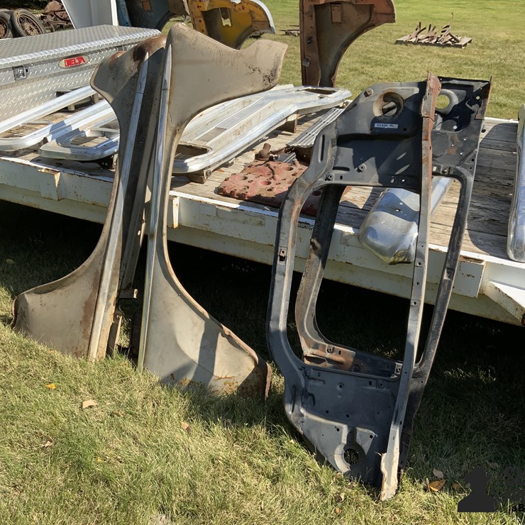 1965 Chevrolet Chevelle Fenders And Radiator Core Supports