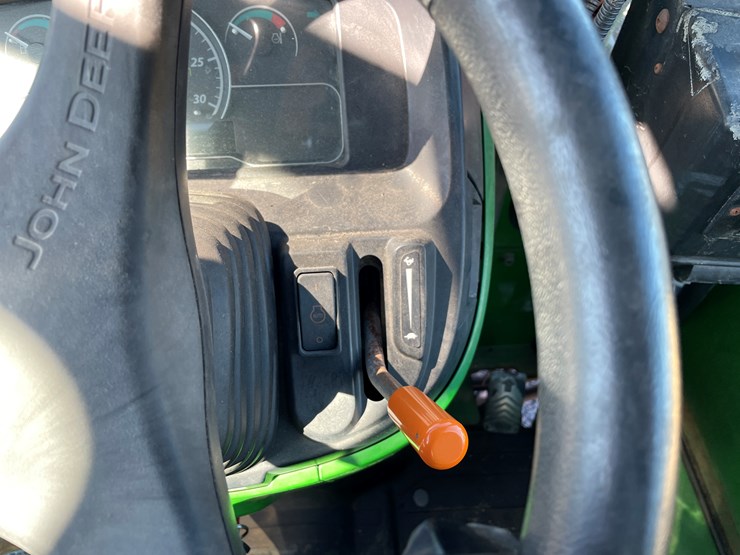 2019-john-deere-2038r-image-42