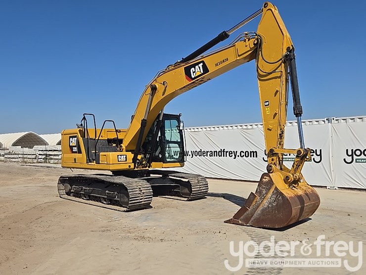 2018-caterpillar-320-image-7