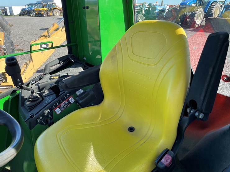 2019-john-deere-2038r-image-35