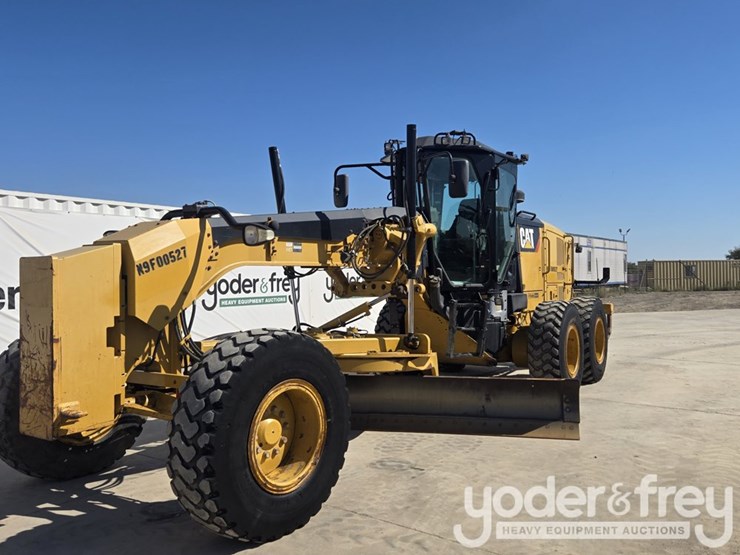 2016-caterpillar-12m3-image-1