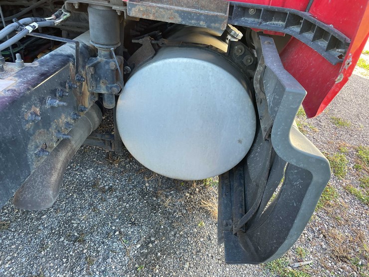 #402-•-2016-international-semi-tractor-(has-wi-title)-(denmark,-wi)-image-30