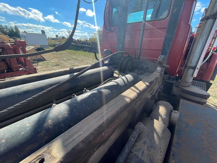 2000-mack-dm690s-image-28