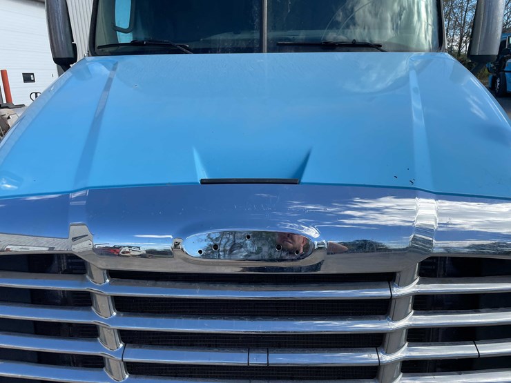 #404-•-2012-freightliner-semi-tractor-(has-wi-title)-(whitelaw,-wi)-image-12
