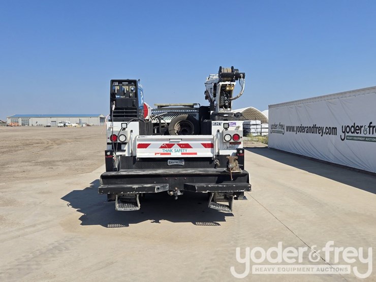 2017-ford-f550-image-8