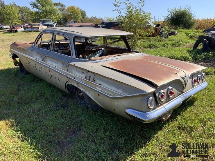 1961-chevrolet-4-dr.-impala-image-7