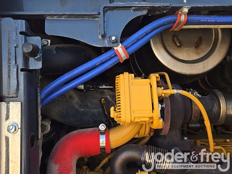 2019-deere-524l-image-47