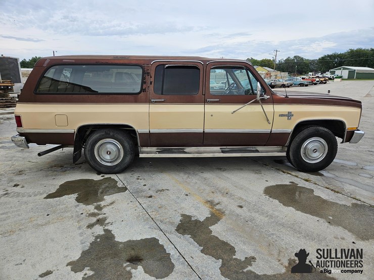 1988-chevrolet-suburban-image-4