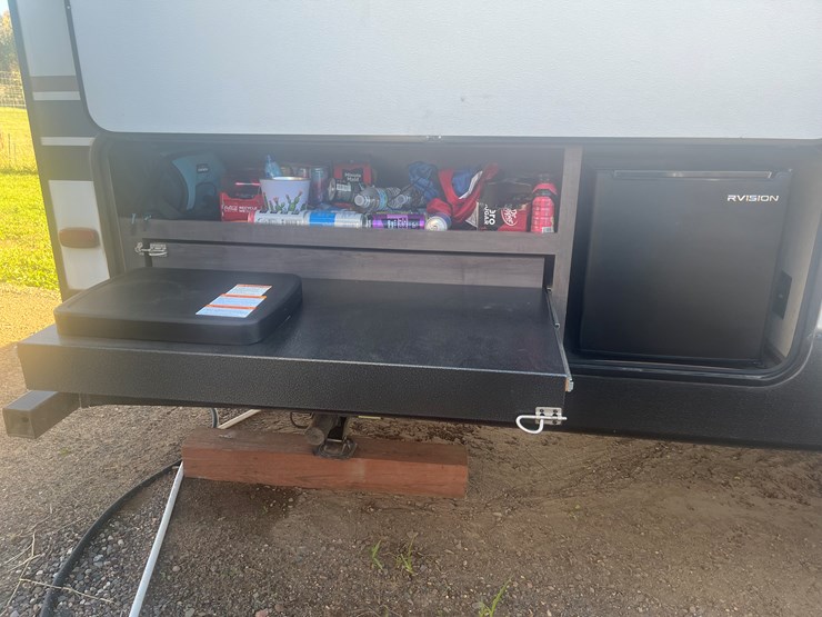 #700-•-2019-cruiser-fifth-wheel-trailer-(prairie-farm)-(wi-title-in-delay)-image-51