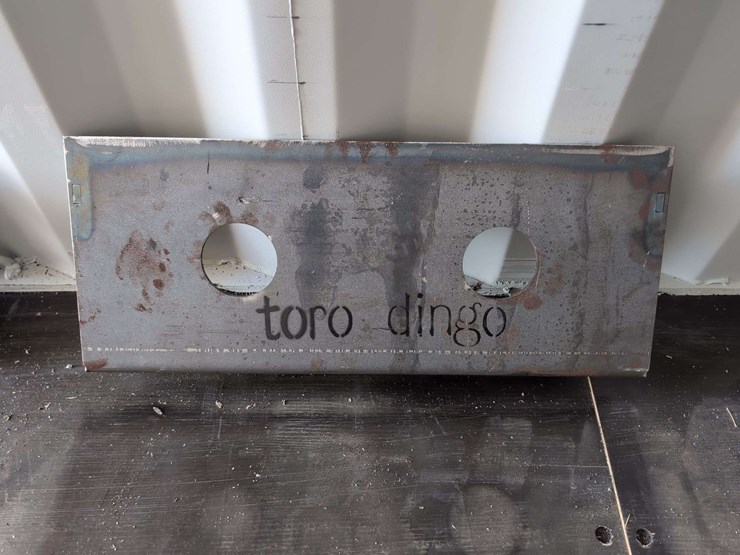 (1)-toro-dingo---mini-skid-steer-plate-image-1