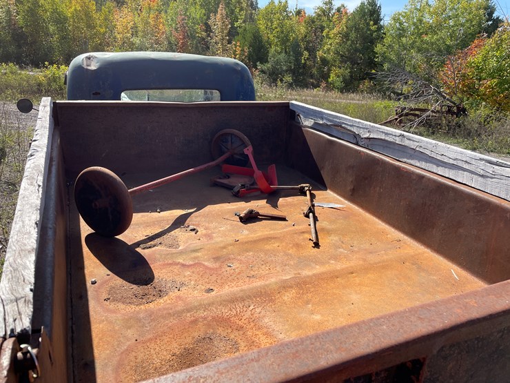 #426-•-vintage-ford-1-1/2-ton-single-axle-dump-truck-(no-title)-(houghton,-mi)-image-26