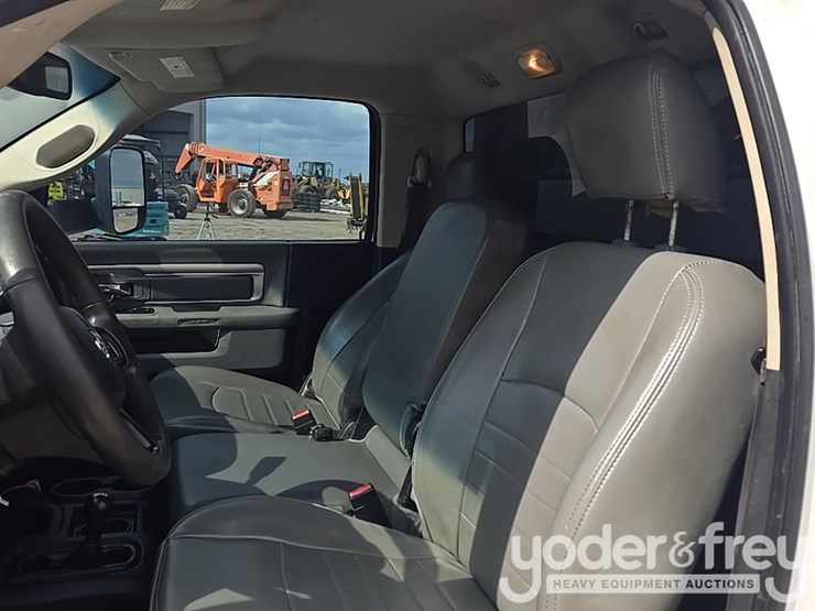2015-dodge-ram-5500-image-74