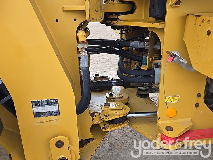 2019-caterpillar-930-image-20