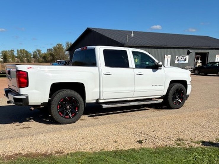 #502-•-2017-chevrolet-z71-truck-lt-(has-wi-title)-(clintonville,-wi)-image-7
