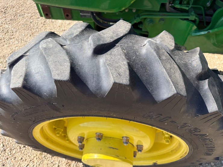 john-deere-5075e-image-25
