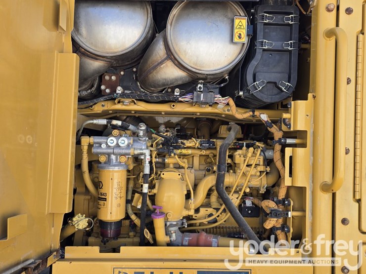 2016-caterpillar-12m3-image-50