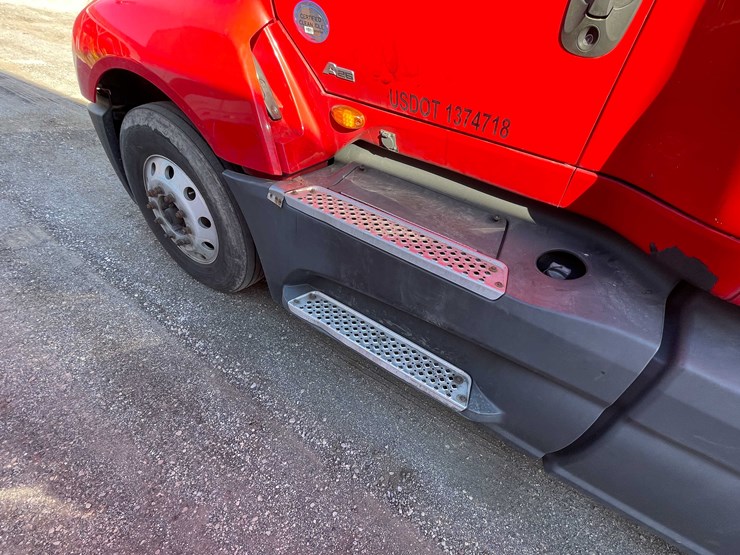 #400-•-2018-international-semi-tractor-(has-wi-title)-(denmark,-wi)-image-59