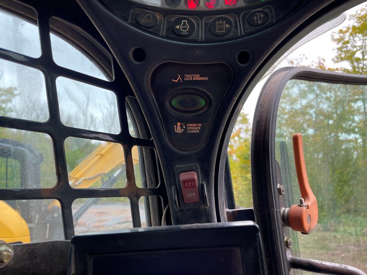 2017-bobcat-t870-image-39