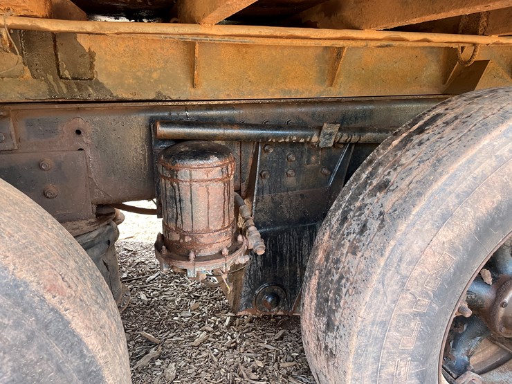 #412-•-1988-white-gmc/autocar-quad-axle-dump-truck-(title-in-delay)-(wakefield,-mi)-image-25