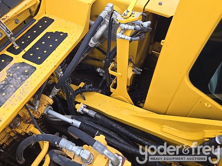 2023-komatsu-pc490-lc-11-image-45