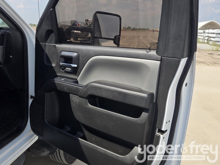 2021-chevrolet-silverado-image-69