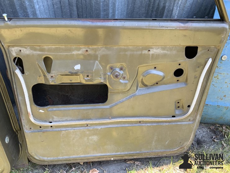 1972-chevrolet-pickup-doors-image-7