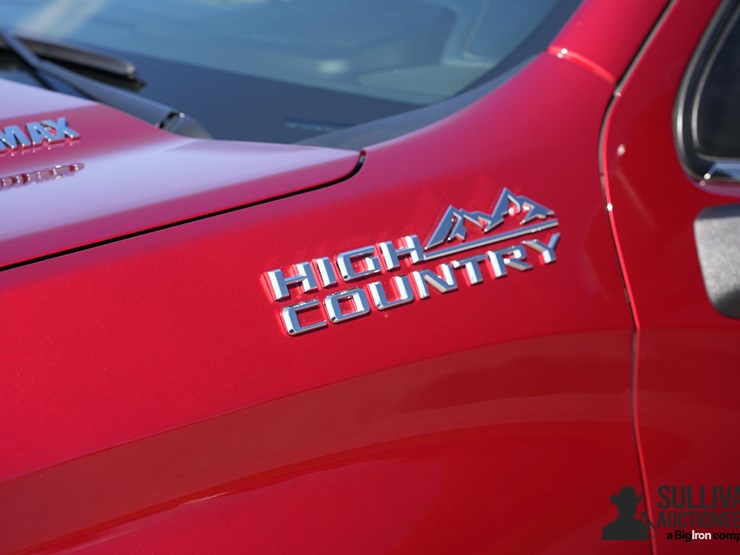 2022-chevrolet-silverado-1500-high-country-image-14