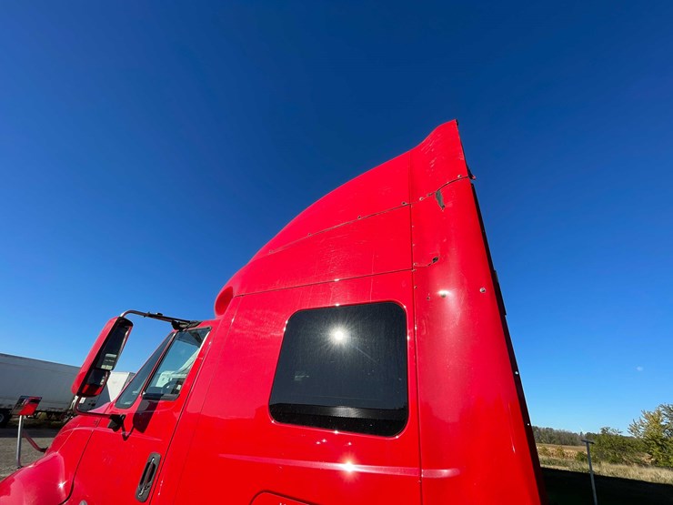 #402-•-2016-international-semi-tractor-(has-wi-title)-(denmark,-wi)-image-55